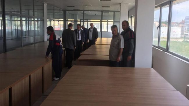 Haliti inspektoi punimet ne inventarizimin e objektit të ri të Administratës Komunale
