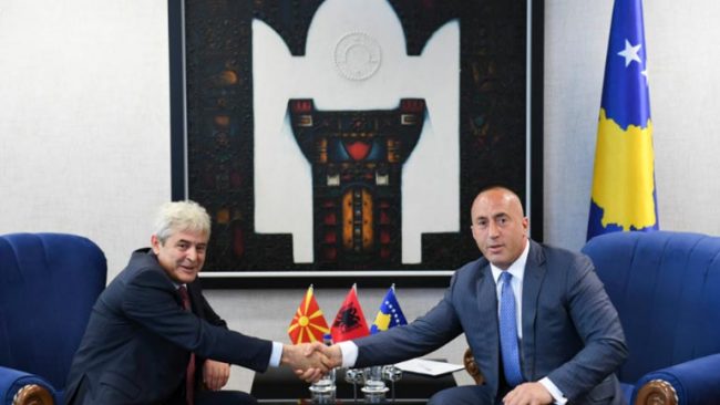 Bisedojnë për tema të rëndësishme për Kosovën dhe Maqedoninë