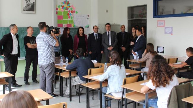 Mbi 1500 nxënës të Gjilanit i nënshtrohen testit të arritshmërisë