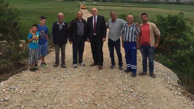 Haliti inspekton punimet parapërgatitore në asfaltimin e rrugës “Rrezja e Lirisë”