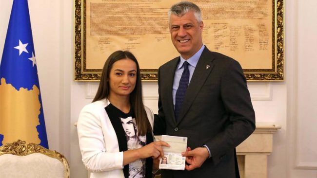 Pasaportë diplomatike për xhudisten Majlinda Kelmendin