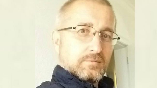 O vëlla me sharrë në krah!