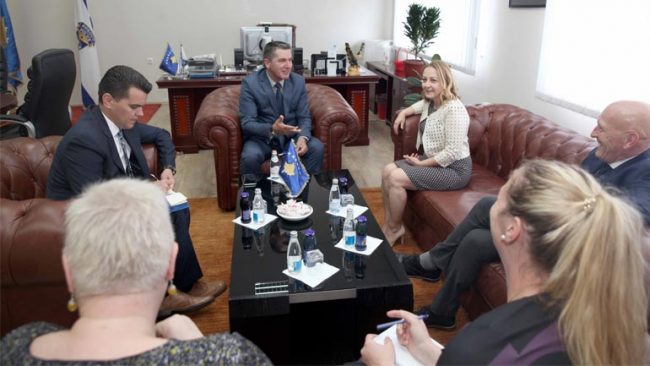 U.D. Drejtori i përgjithshëm i Policisë pret në takim një delegacion nga UNDP-ja