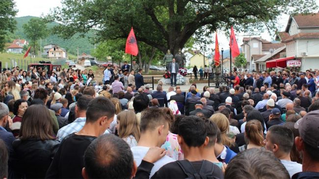 Në Zhegër të Gjilanit përurohen shtatoret e dëshmorëve, Shaban dhe Sami Ukshini