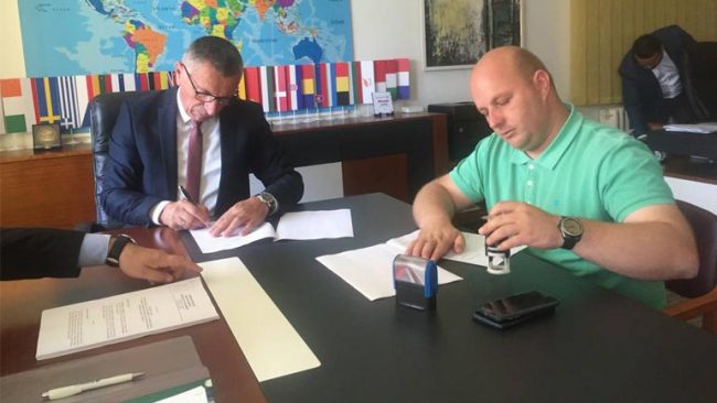 Nënshkruhet kontrata për krijimin e zonës së re për këmbësorët