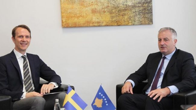 Ministri Berisha priti ambasadorin suedez Nilsson