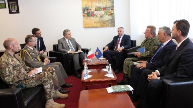 Ministri Rrustem Berisha prit në takim ambasadorin e Italisë, Piero Sardi