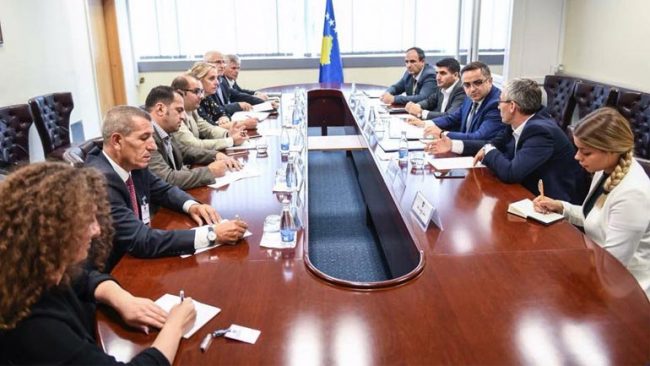 Kadriu: Qeveria e vendosur që të krijojë zgjidhje për komunat