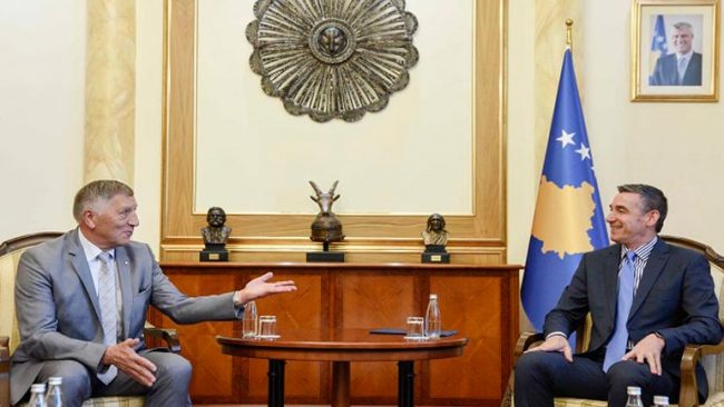 Veseli merr konfirmimin për anëtarësimin e plotë të Kosovës në Frankofoni