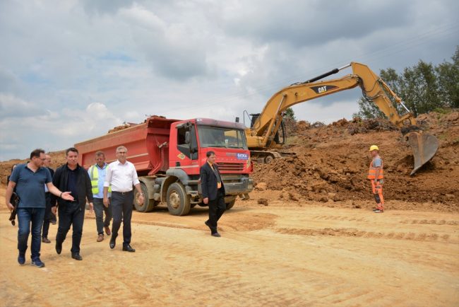 Ministri Lekaj: Autostrada e Gjilanit do të përfundojë në kohë rekorde