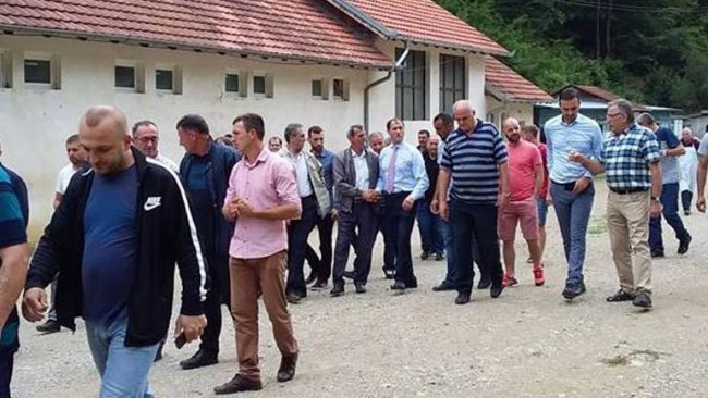 Lluka premton përmirësim të kushteve të punës për minatorët e Artanës