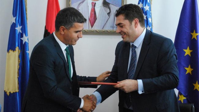Ministri Hasani përkrah Vushtrrinë me 1.5 milion euro, nënshkruhet marrëveshja për Zonë Ekonomike