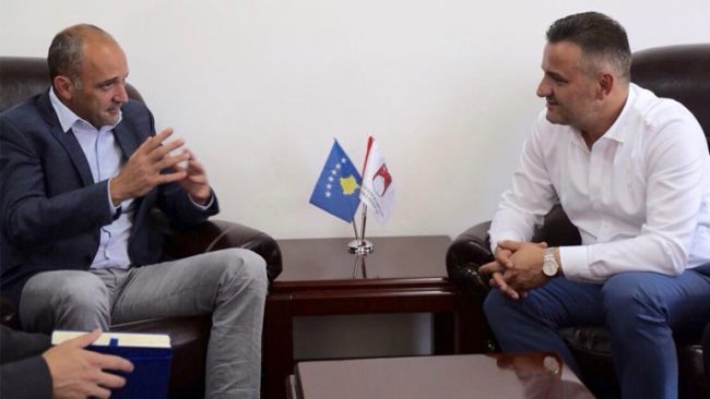 Diaspora mbarë-shqiptare mblidhet në Prekaz