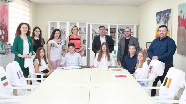 Lutfi Haziri i dorëzon detyrën e kryetarit Rega Aliut për 24 orë