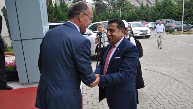 Ministri Gashi priti në takim Ministrin nga Mbretëria e Bashkuar Lord Tariq Ahmad