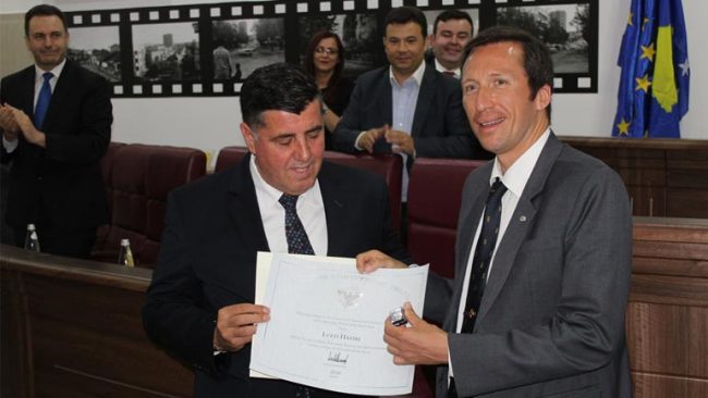 Donald Trump nderon Lutfi Hazirin me çmim special për kontributin e madh në shërbim të komunitetit