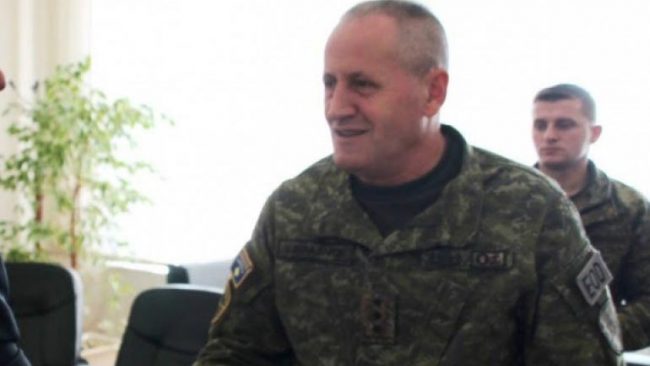 Kryeministri Haradinaj ngushëllon familjen Krasniqi, për vdekjen e kapiten Sejdi Krasniqi