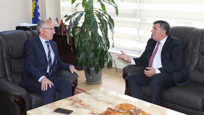 Kryetari i Gjykatës, Ramiz Azizi takon kryetarin e Gjilanit, Lutfi Hazirin