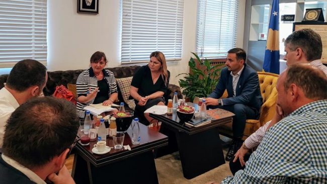 Kosova dhe Shqipëria diskutojnë përshpejtimin e hapave për heqjen e roamingut