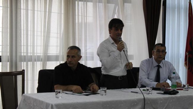 Xhelili e Isufi shpalosin platformat e tyre në garën për të parin e Vetëvendosjes