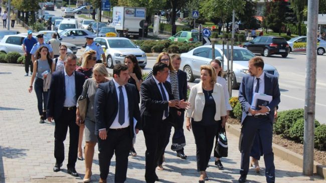 Apostolova konfirmon mbështetjen për Gjilanin dhe komunat e Anamoravës
