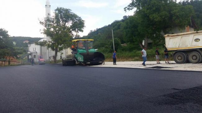 Buzoviku bëhet me fushë sportive