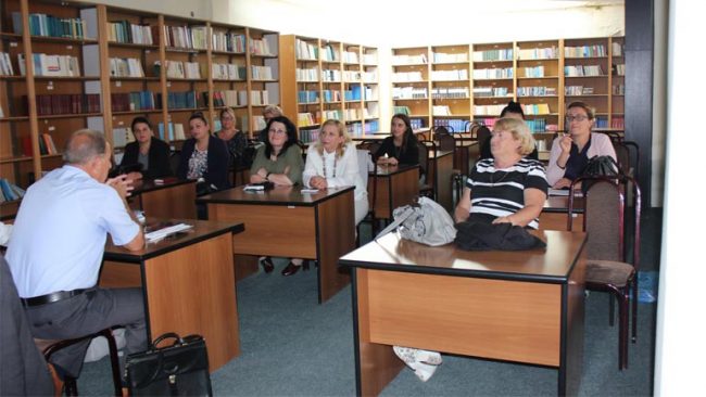 Debat për Draft Buxhetin u mbajt sot me drejtorët e shkollave dhe grupet e grave