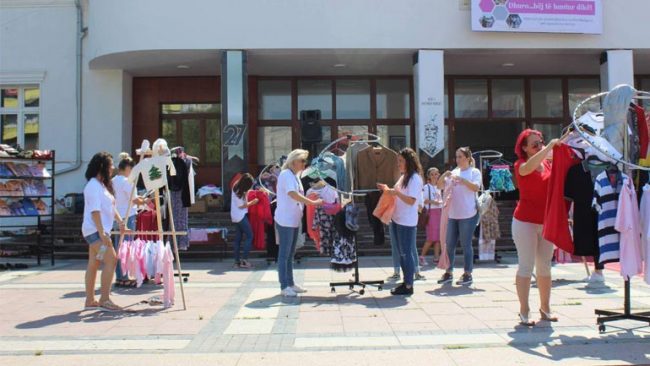 Në Gjilan nis aktiviteti i madh humanitar “Dhuro…bëje të lumtur dikë!”