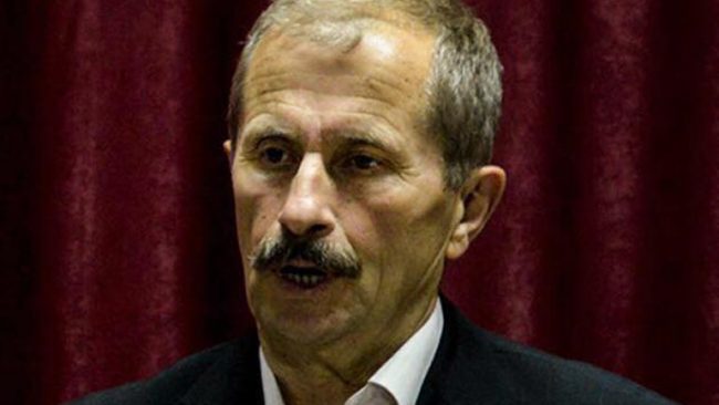 Kush dhe pse po e ”përkrah” Presidentin?!
