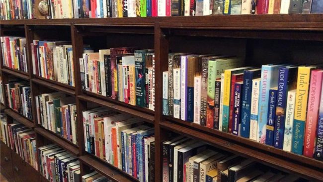 Java e fëmijëve të diasporës në bibliotekë!