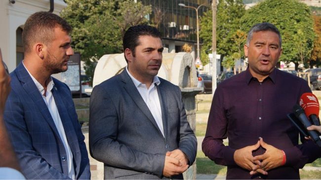 Ministrat Hasani dhe Klosi dakordohen për agjendë të përbashkët të turizmit mes Kosovës dhe Shqipërisë