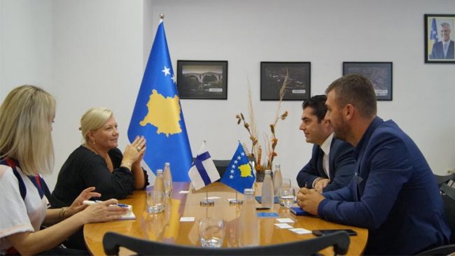 Ministri Hasani priti ambasadoren e Finlandës Pia Stjernvall, biseduam për vazhdimin e bashkëpunimit