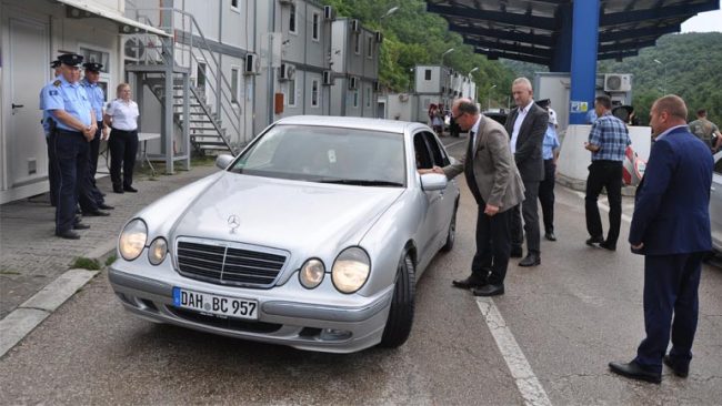 Ministri Gashi pas Gjilanit vizitoi edhe pikë-kalimin kufitar Dheu i Bardhë