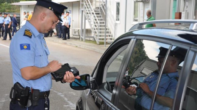 Brenda javës, policia shqipton 1236 gjoba