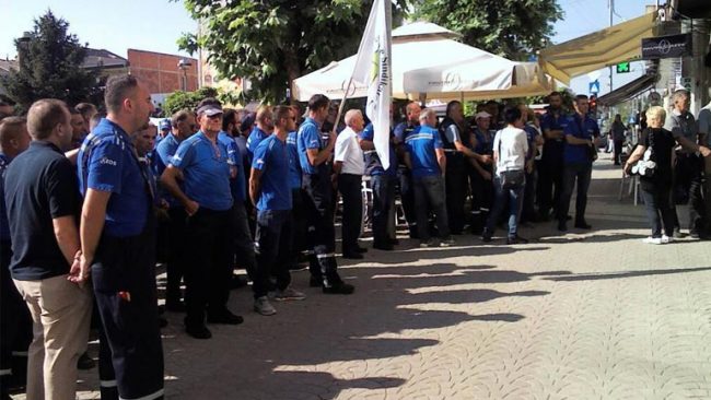 Gjilan: Protestojnë para KEDS-it, paralajmërojnë “terr” në shtator nëse nuk u plotësohen kërkesat