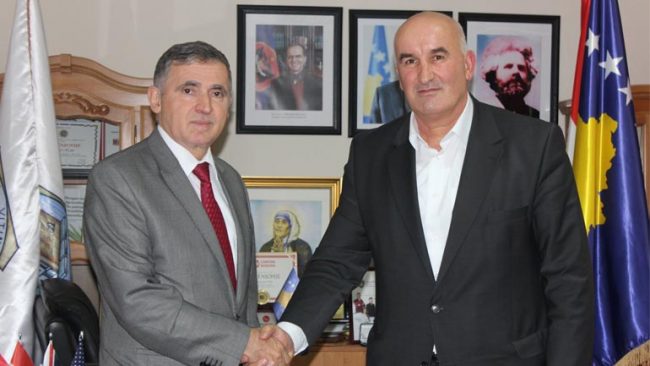Kryetari Sokol Haliti priti në takim ambasadorin Beqir Ismaili