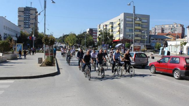 “Dita pa makina” aktivitet i organizuar në Gjilan për një ambient më të pastër