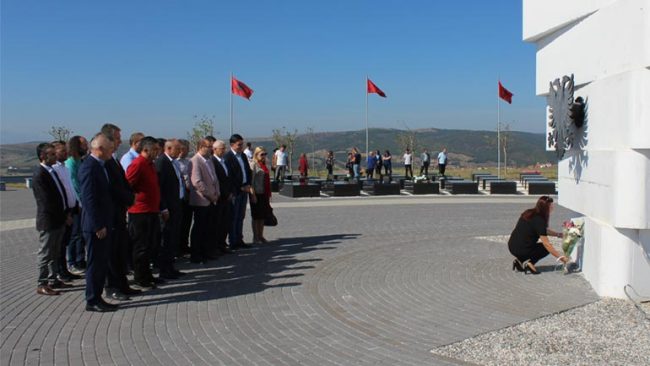 Dëshmorët janë themeli i lirisë sonë dhe i krenarisë së përhershme