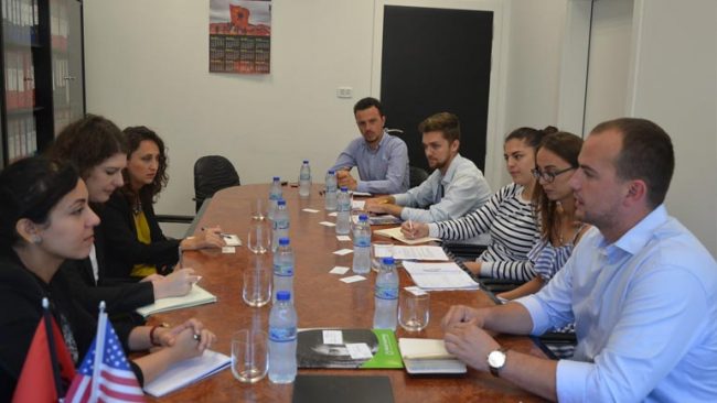 Kryetari i Kamenicës takohet me përfaqësues të organizatës World Learning