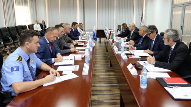 Takohen drejtuesit e Antiterrorit të Kosovës, Italisë dhe Shqipërisë