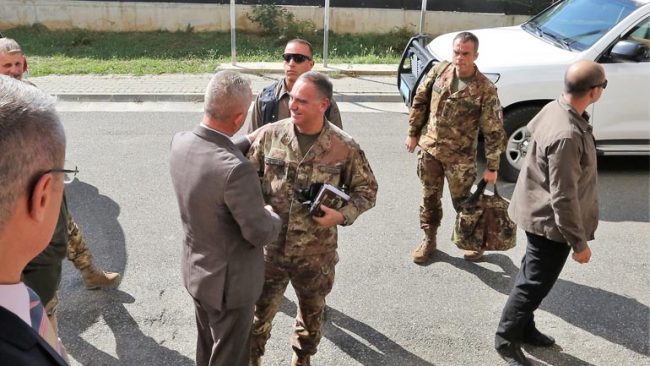 Drejtori i Përgjithshëm i PK-së, Rashit Qalaj takon gjeneralin e KFOR-it, Salvatore Cuoci