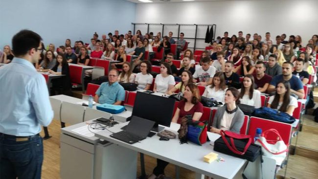 Studentë të UKZ-së bashkë me Dekanin e FSHK-së po qëndrojnë në Graz të Austrisë në kuadër të projektit REBUS