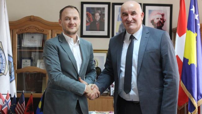 Kreu i Vitisë priti në takim drejtorin ekzekutiv të Fondacionit Mileniumi i Kosovës