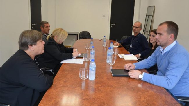 Kryetari i Kamenicë pret në takim përfaqësuesit e Handikos-it