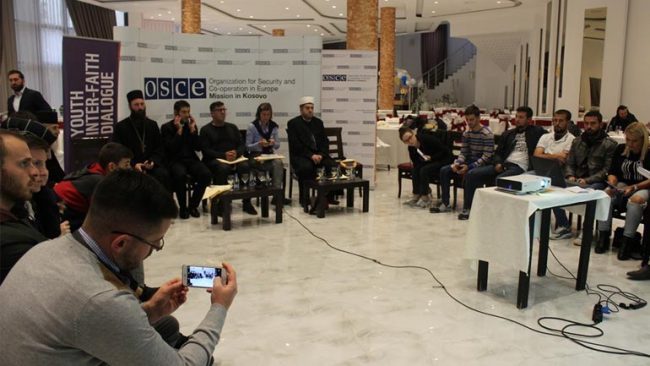 Haziri: Të rinjtë e Gjilanit po e marrin flamurin e thellimit të tolerancës ndërfetare dhe ndëretnike