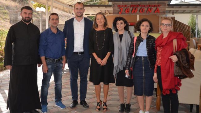 Kastrati e Richardson takojnë përfaqësuesit e Xhamisë dhe Kishës në Kamenicë