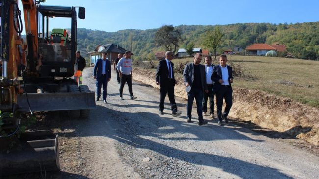Dy rrugët e Selishtes së Gjilanit asfaltohen në fund të tetorit