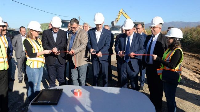Limaj dhe Shala përurojnë fillimin e ndërtimit të zonës ekonomike në Suharekë