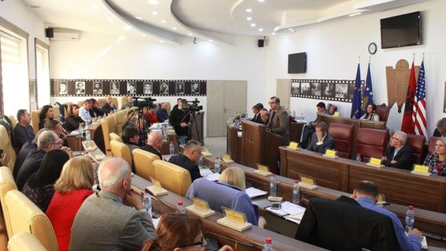 Maliqi thotë se Gjilani është ndër komunat më të mira për transparencë financiare