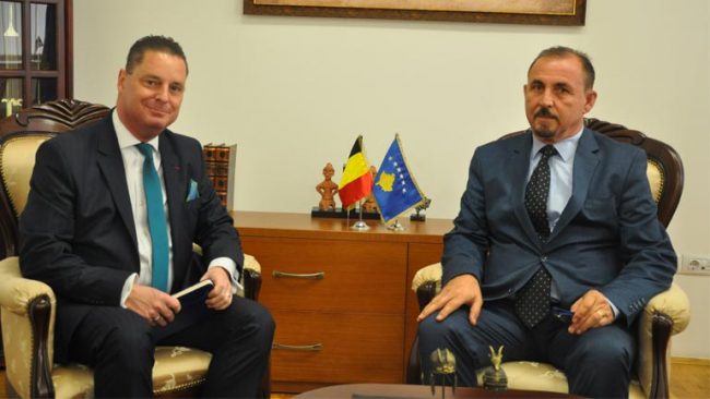 Ministri Mustafa priti në takim shefin e misionit të zyrës belge në Kosovë